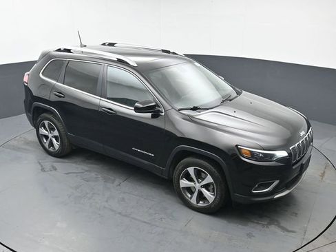 Used 2019 Jeep Cherokee Limited image 44