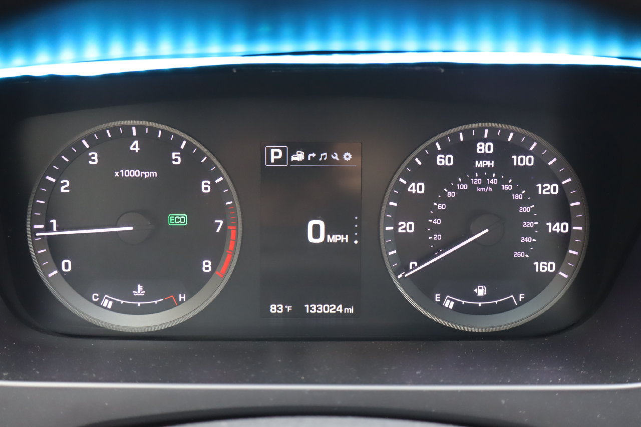 Used 2015 Hyundai Sonata Limited w/ Option Group 05 FWD image 9