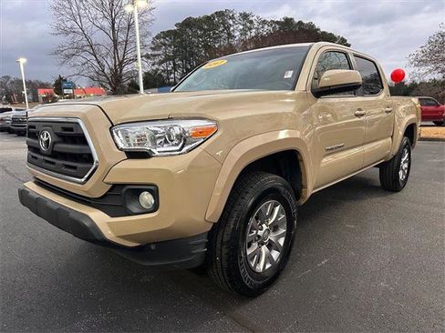 Certified 2017 Toyota Tacoma SR5 w/ Tow Package image 8