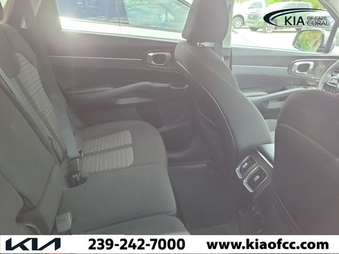 Certified 2021 Kia Sorento LX FWD image 9
