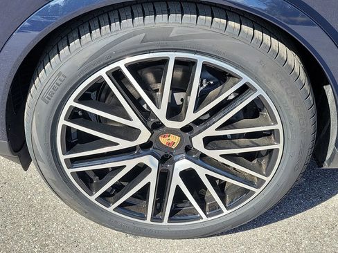 New 2026 Porsche Cayenne Base image 12