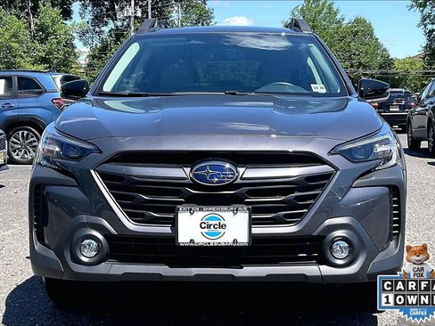Used 2025 Subaru Outback Premium AWD/4WD image 3