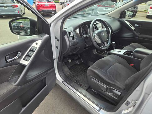 Used 2014 Nissan Murano S FWD image 19