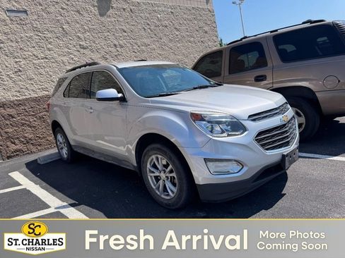 Used 2017 Chevrolet Equinox LT FWD image 1