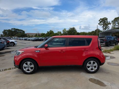 Used 2019 Kia Soul FWD image 5