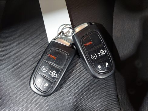 Used 2018 RAM 1500 Rebel w/ Luxury Group image 20