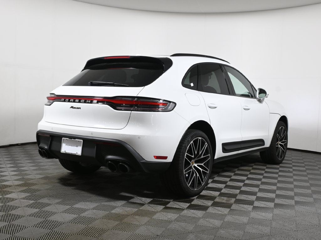 Used 2026 Porsche Macan AWD/4WD image 11