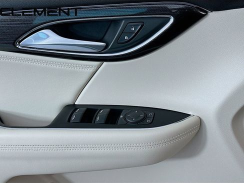 Used 2023 Buick Envision Preferred image 24