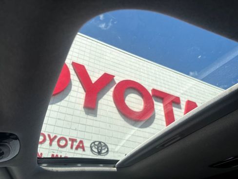 Used 2021 Hyundai Palisade Limited image 18