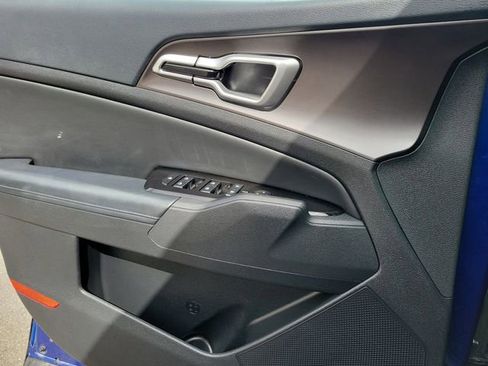 Used 2025 Kia Sportage EX w/ Premium Package image 21