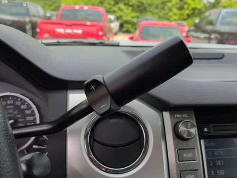 Used 2016 Toyota Tundra SR5 AWD/4WD image 30
