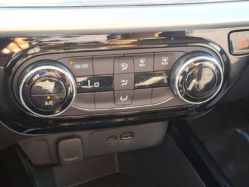 Used 2024 Chevrolet Trax LT image 15