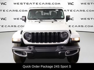 Used 2024 Jeep Gladiator Sport AWD/4WD video 2