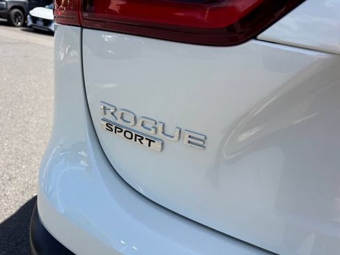 Certified 2022 Nissan Rogue Sport SL w/ Premium Package AWD/4WD image 9