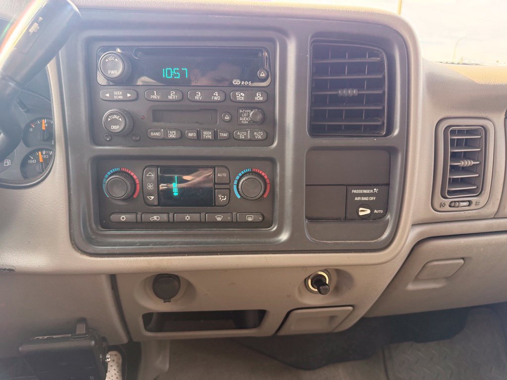 Used 2003 GMC Sierra 1500 SLT w/ SLT Preferred Equipment Group AWD/4WD image 29