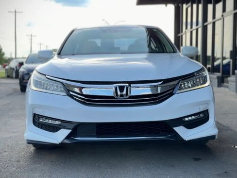 Used 2016 Honda Accord Touring image 7