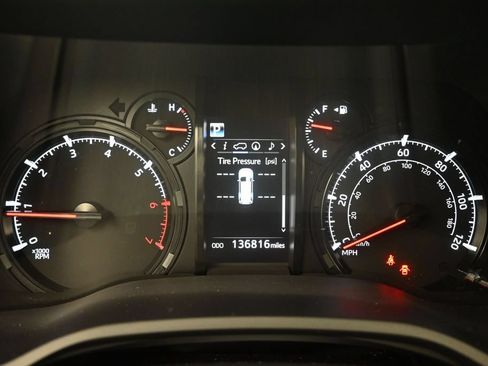Used 2021 Toyota 4Runner SR5 Premium w/ Moonroof Package AWD/4WD image 24