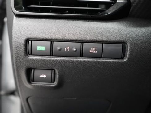 Used 2023 Nissan Sentra SR w/ SR Premium Package FWD image 22