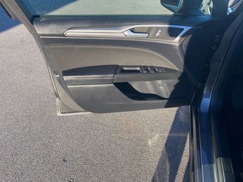 Used 2019 Ford Fusion SE image 8