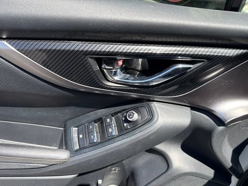 Used 2020 Subaru Crosstrek 2.0i Limited w/ Moonroof Package w/Navigation AWD/4WD image 11