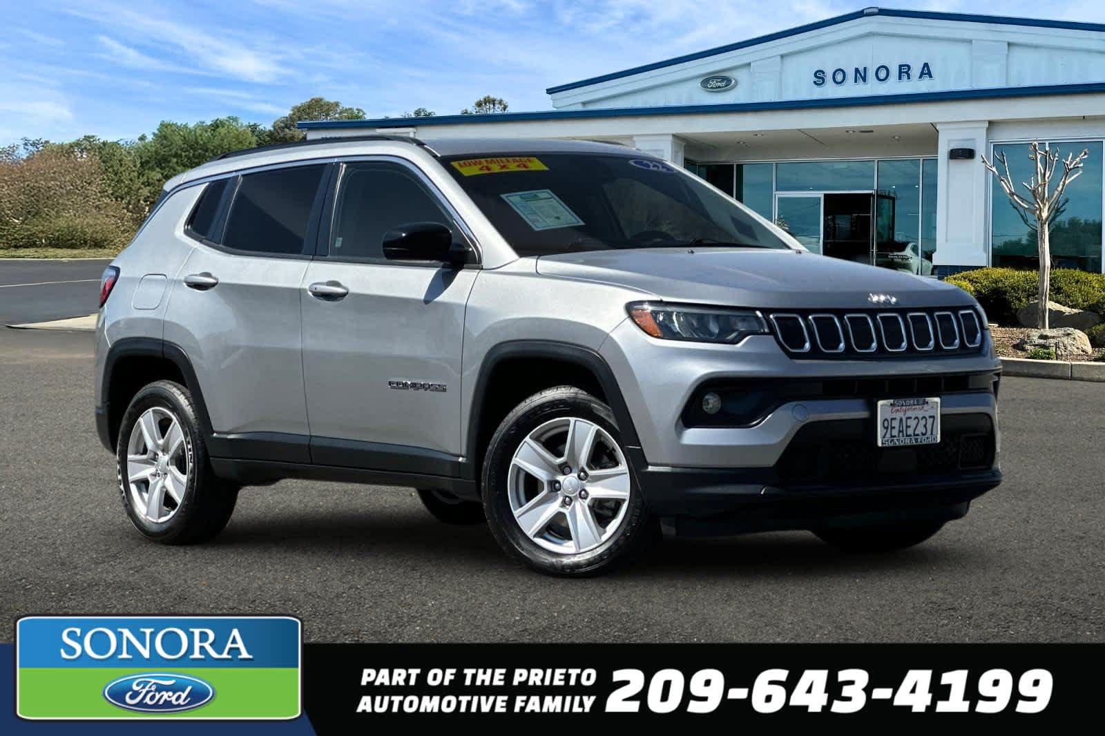 Used 2022 Jeep Compass Latitude AWD/4WD image 1