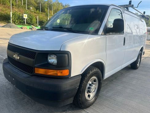 Used 2017 Chevrolet Express 2500 image 1