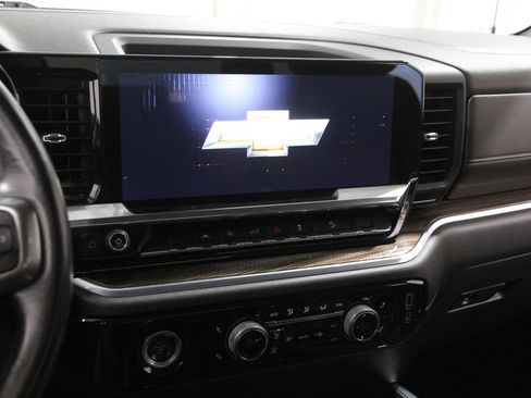 Used 2022 Chevrolet Silverado 1500 LT image 10