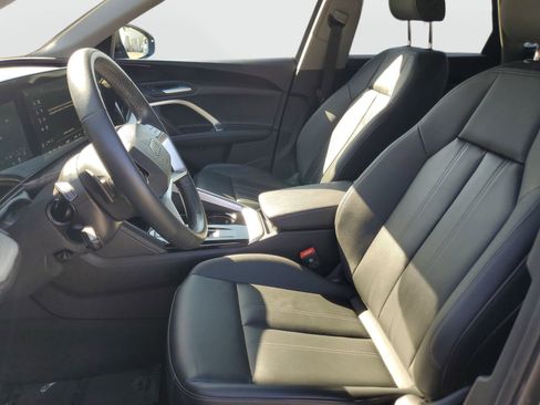 Used 2025 Audi Q5 Premium w/ Convenience Package image 20