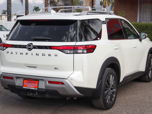 Used 2022 Nissan Pathfinder SL w/ SL Premium Package image 9