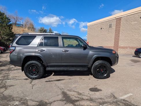 Used 2017 Toyota 4Runner TRD Off-Road Premium image 4