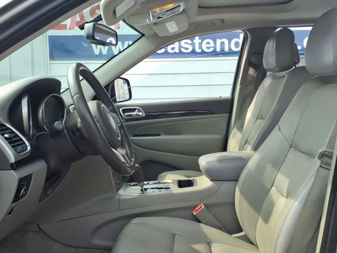 Used 2013 Jeep Grand Cherokee Laredo AWD/4WD image 7