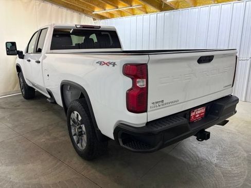 Used 2022 Chevrolet Silverado 2500 Custom w/ Custom Value Package AWD/4WD image 8