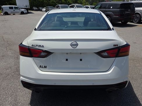Used 2025 Nissan Altima 2.5 SR FWD image 11