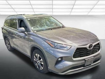 Used 2022 Toyota Highlander XLE