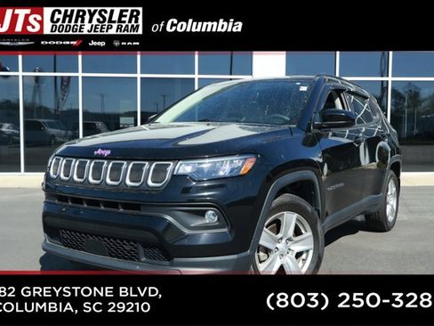 Used 2022 Jeep Compass Latitude image 1