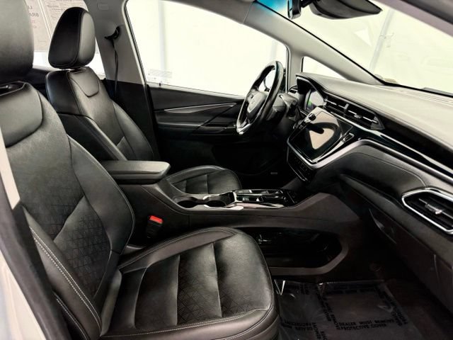 Used 2022 Chevrolet Bolt LT w/ Infotainment Package FWD image 18
