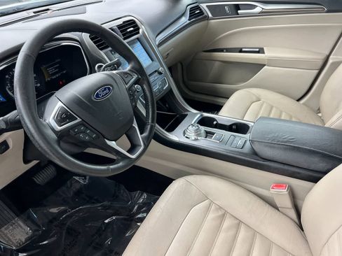 Used 2017 Ford Fusion Energi SE FWD image 12
