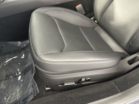 Used 2025 Tesla Model 3 image 12