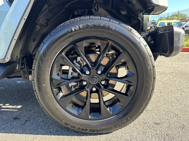 Used 2024 Jeep Wrangler Unlimited Sahara AWD/4WD image 14