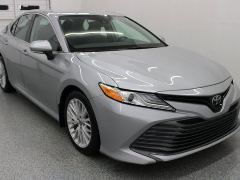 Used 2020 Toyota Camry XLE AWD/4WD image 4