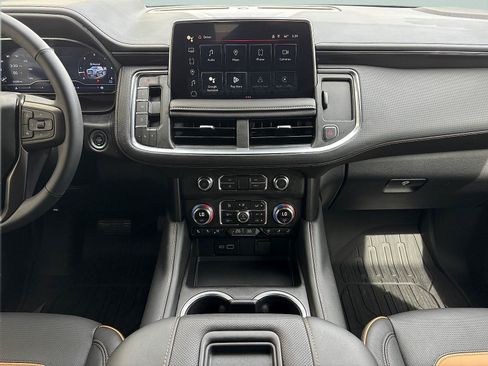 Used 2024 GMC Yukon XL AT4 w/ Technology Package AWD/4WD image 40