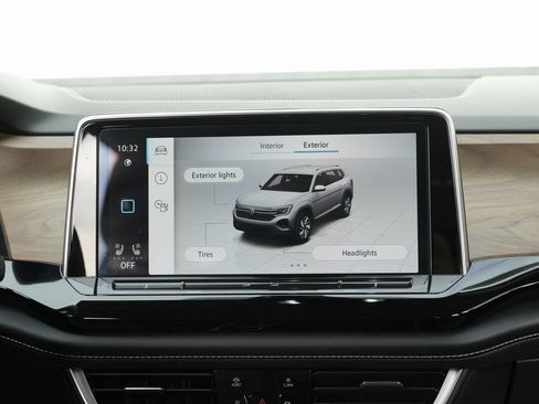 Used 2024 Volkswagen Atlas SE image 43