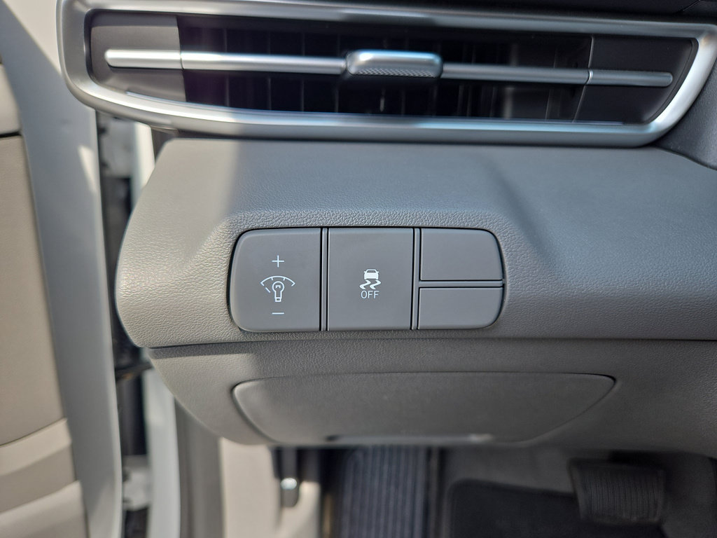 Certified 2025 Hyundai Elantra SEL FWD image 19