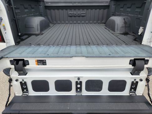 Used 2021 GMC Sierra 1500 SLT AWD/4WD image 24