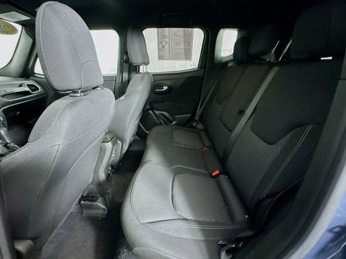 Used 2021 Jeep Renegade Latitude image 19