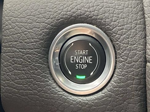 Used 2021 GMC Yukon Denali w/ Denali Premium Package RWD image 30