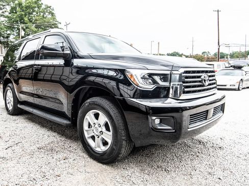 Used 2018 Toyota Sequoia SR5 RWD image 15