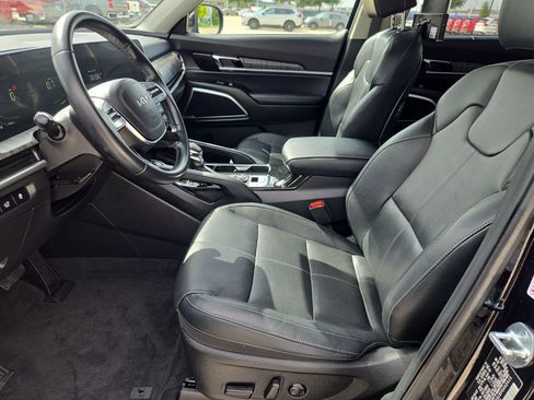 Used 2023 Kia Telluride EX w/ EX Captain's Chair Package FWD image 16