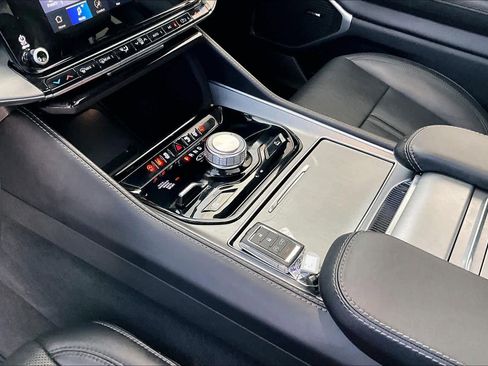 Used 2023 Jeep Wagoneer Series II image 17