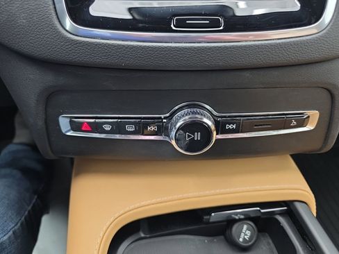 Used 2021 Volvo XC90 T8 Inscription w/ Advanced Package image 35